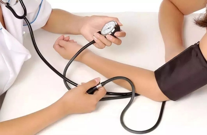 生活中引起血壓升高的食物，如何調(diào)節(jié)血壓升高？